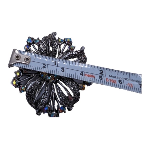 Vintage Aurora Borealis Rhinestone Silver Tone Flower Leaf Estate Brooch Pin - Picture 6 of 6